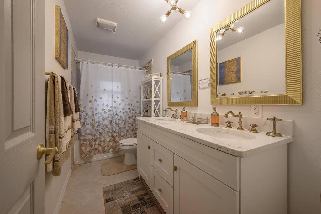 Golden Greek Getaway Chic House In Heart Of Tampa Βίλα Εξωτερικό φωτογραφία